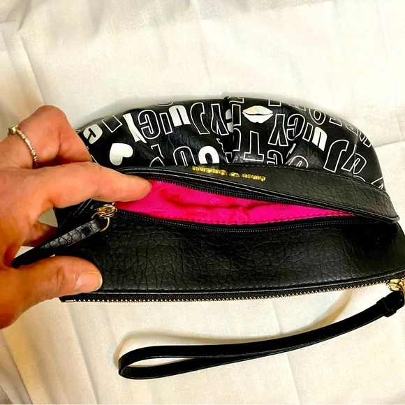 Juicy Couture Ruched Wristlet, Vintage, Multiple storage areas, Style JC 700 - Picture 5 of 12